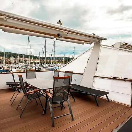 Categorical Floating House Apartment Portoroz Exterior photo